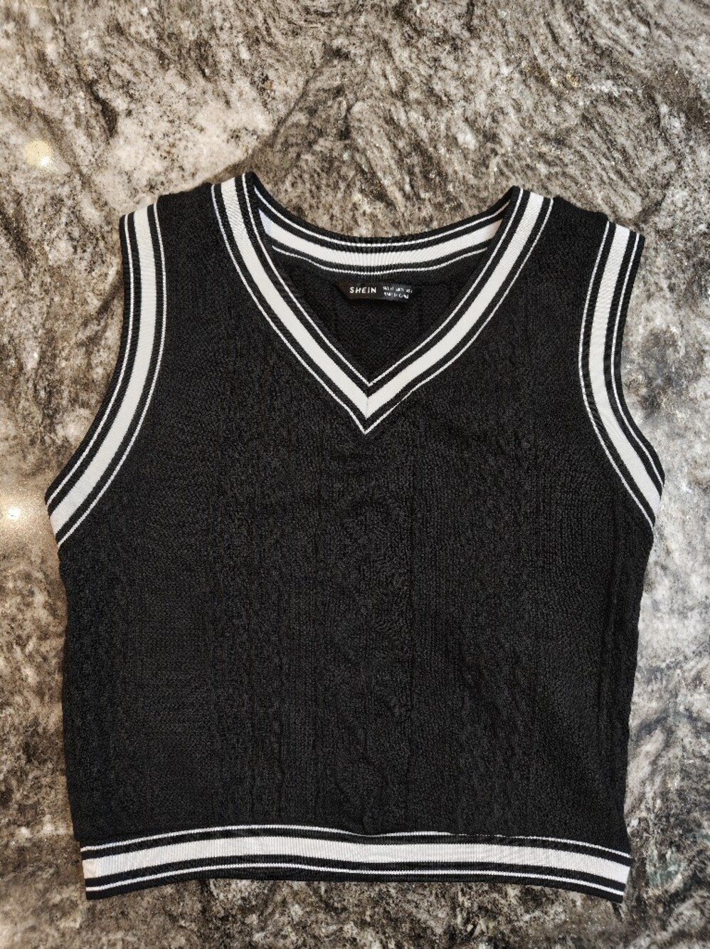 SHEIN Black Sleeveless V‑Neck Knit Top with White Trim